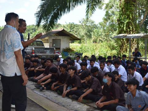 โครงการปลูกจิตสำนึกรักษาทรัพยากรธรรมชาติและป่าไม้